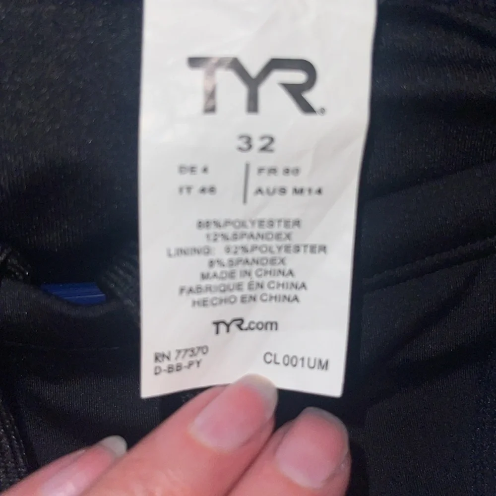 TYR men swim